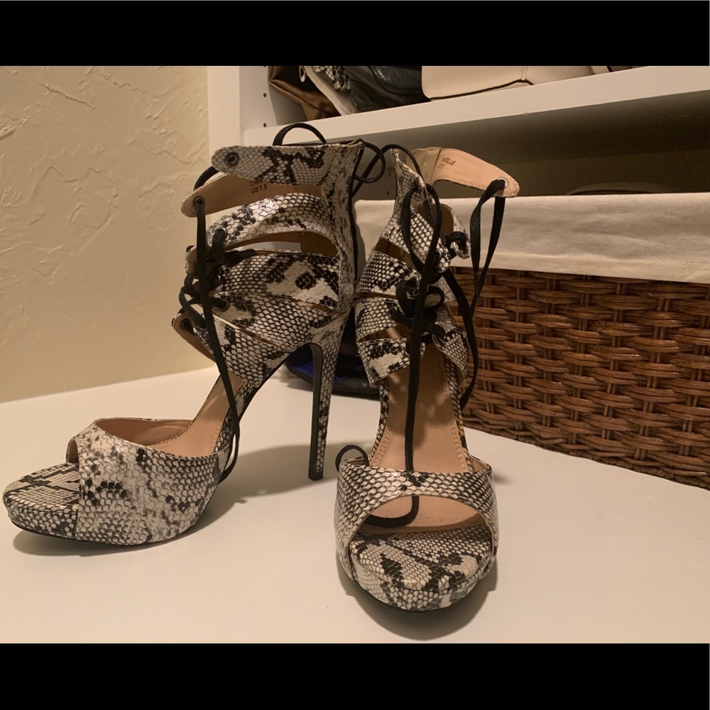 Shoe dazzle snake skin sandals